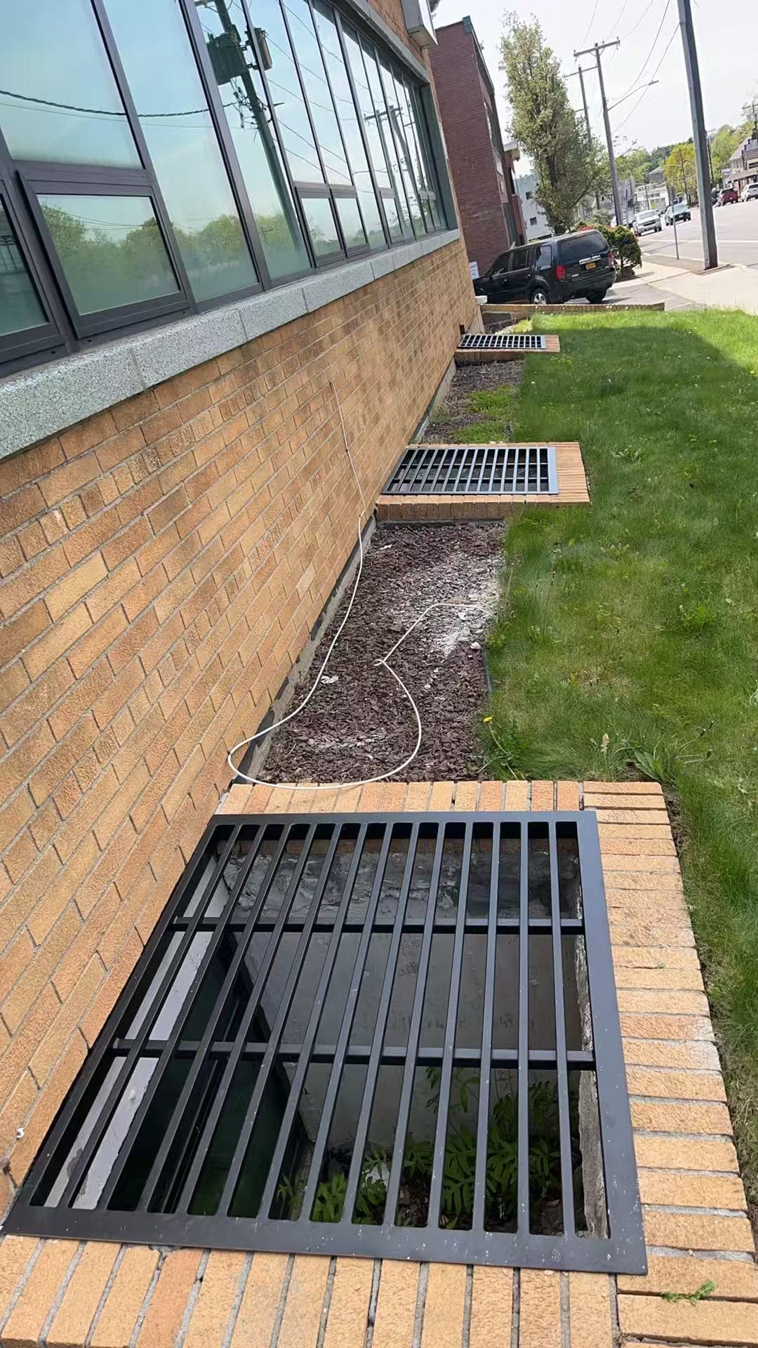 WINDOW WELL COVER