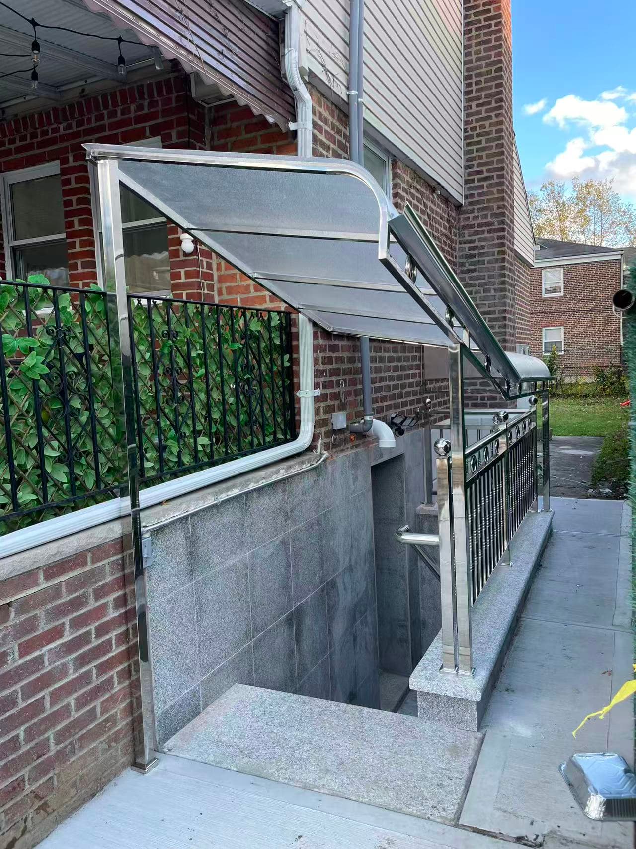 AWNING