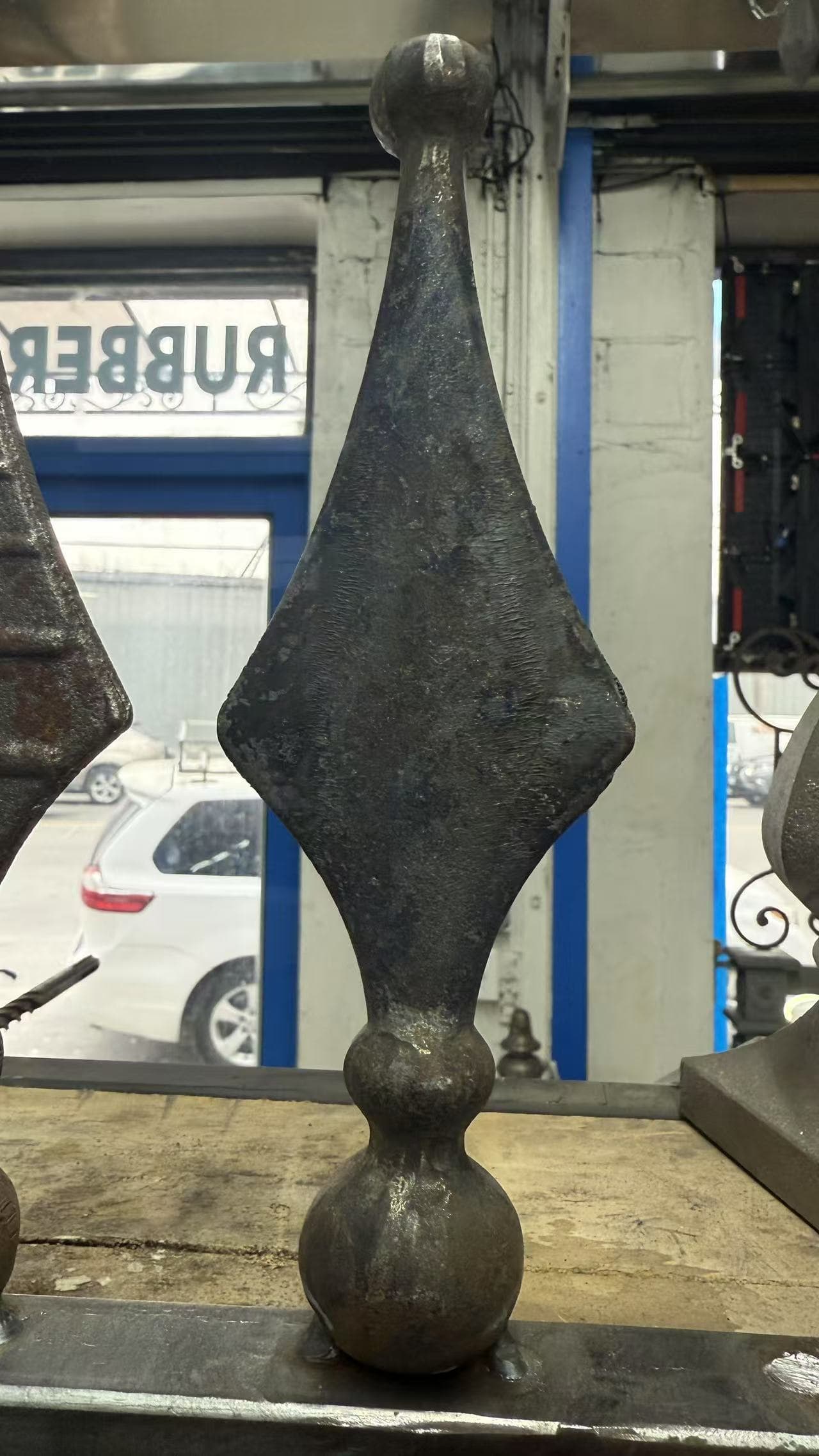 Diamond Spearhead Top Piece