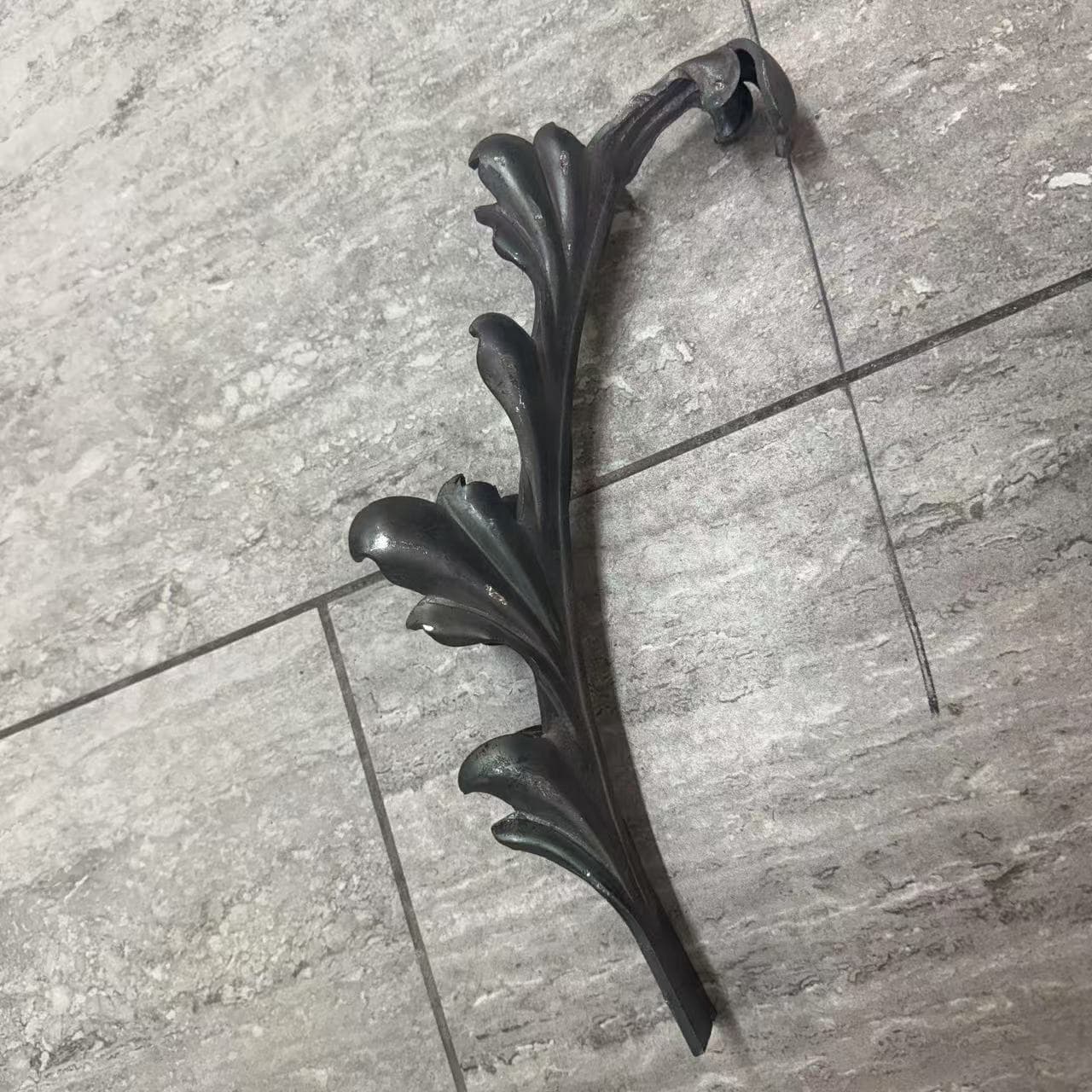 Concave Leaf - Medium