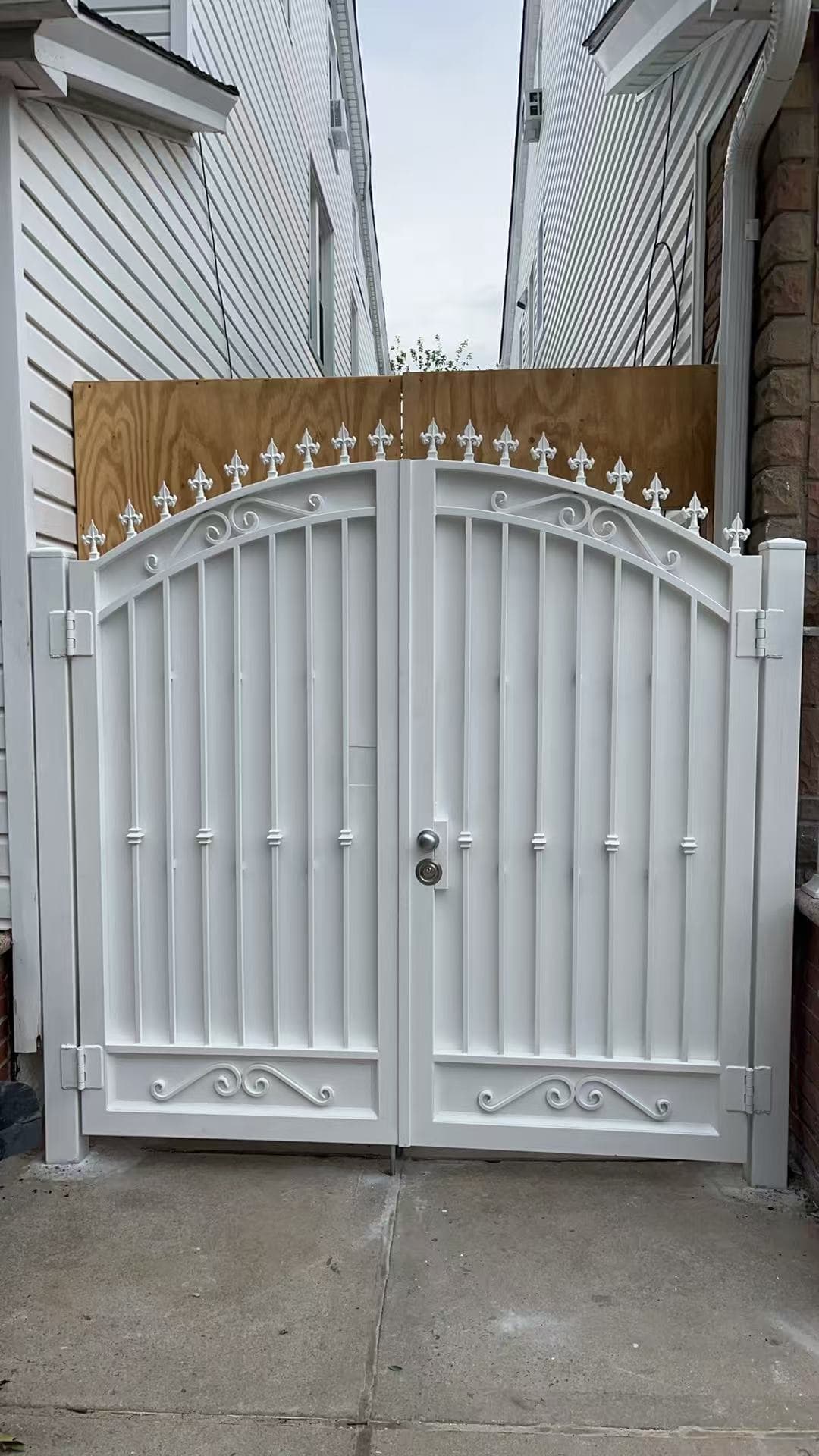 dec81120977ce9aaa732bd66409946b8 — #P-0351 — GATE — Custom Iron Works by JYC Steel NYC